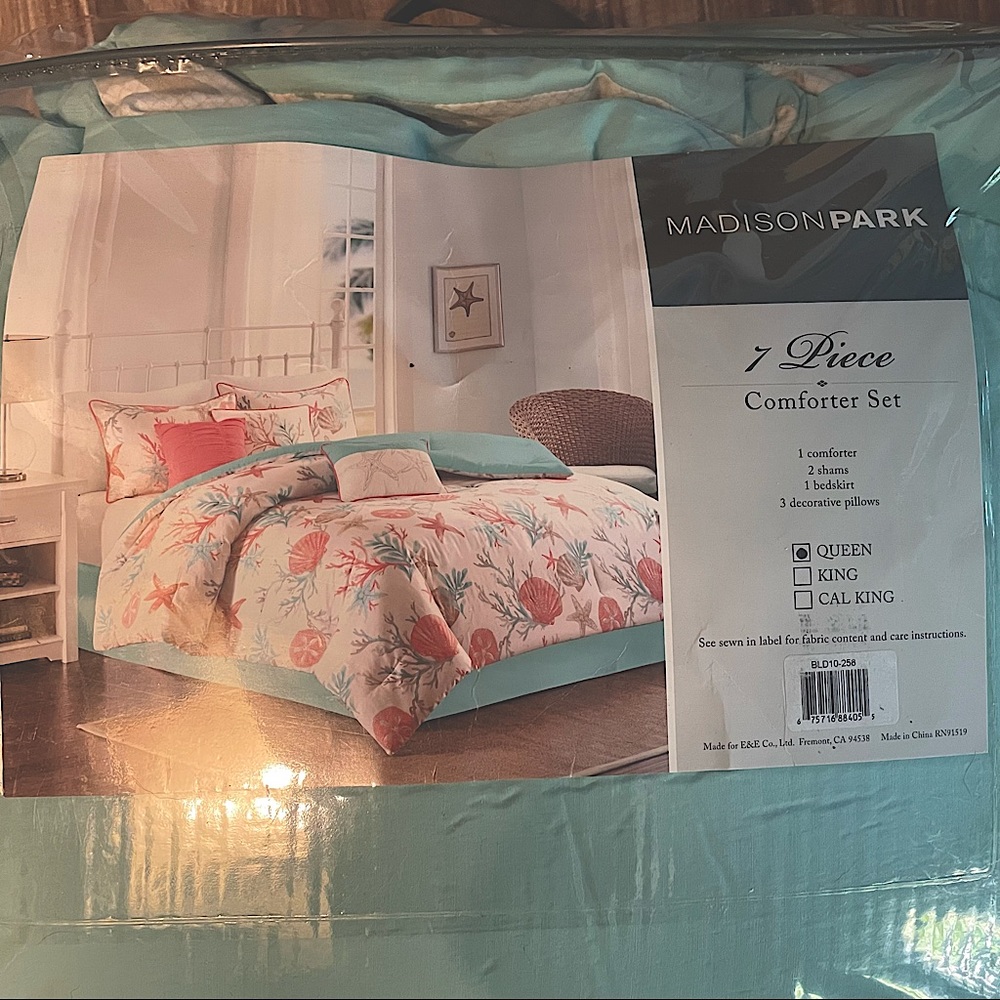 Queen set Madison Park bedding - 7 piece comforter set